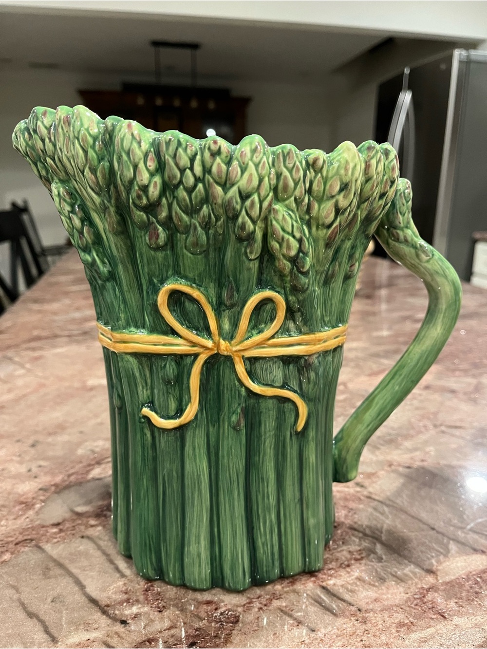 Oneida Fresca Asparagus Ceramic Pitcher Susan Zulauf Majolica Style